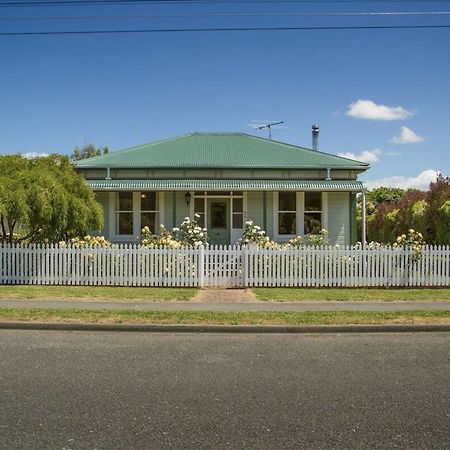 The Green Villa Martinborough Esterno foto